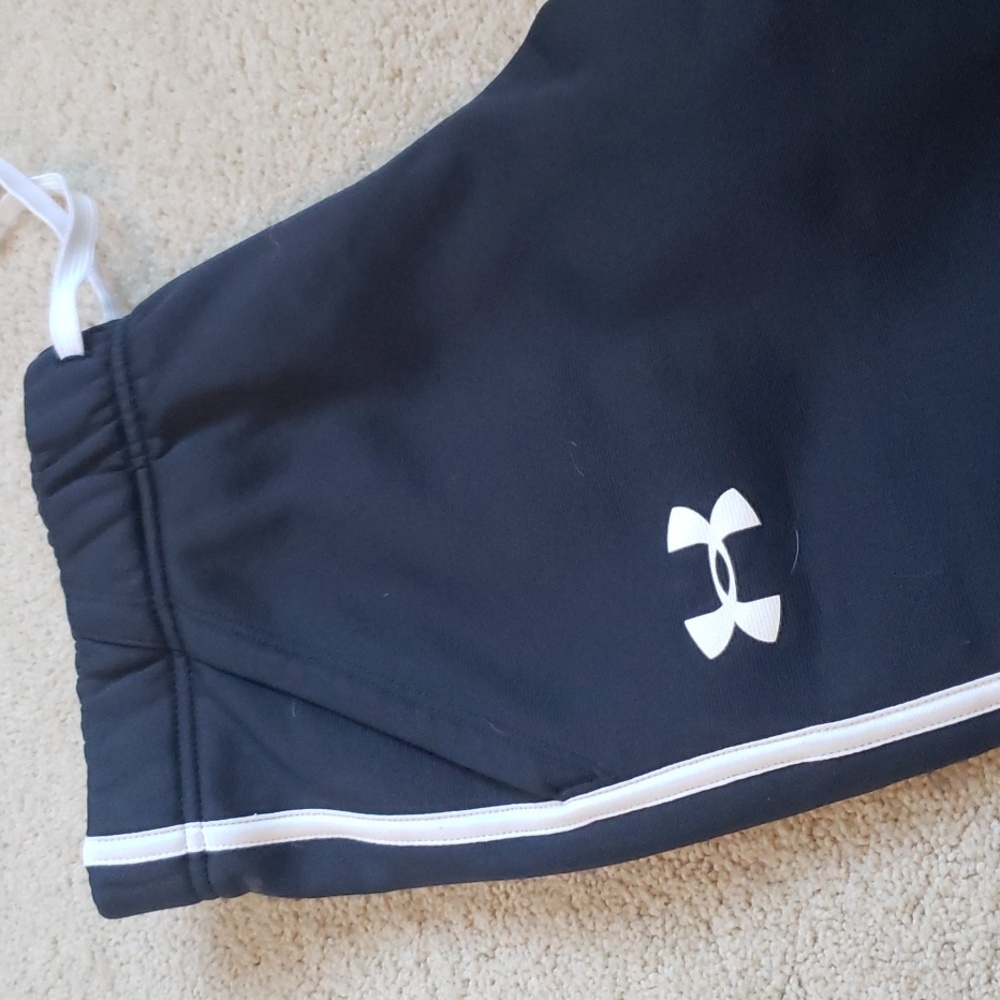 Under armour youth large warm up pants